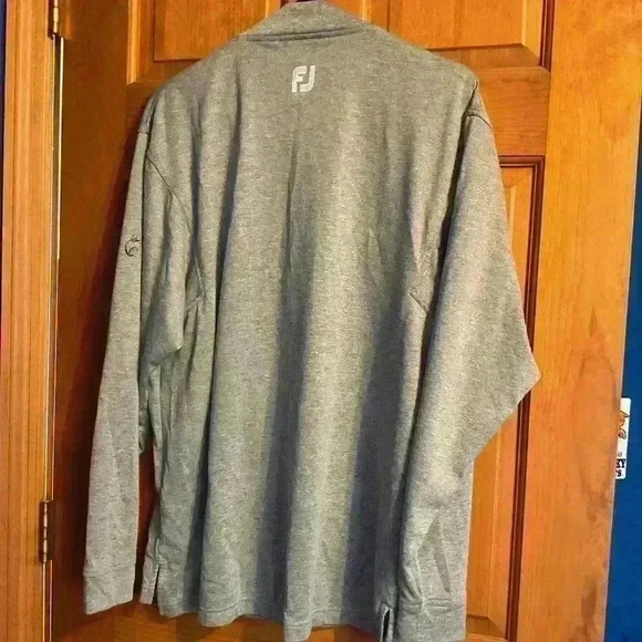 Footjoy grey mock turtleneck long sleeved shirt. - Picture 3 of 11